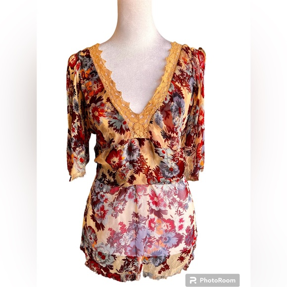 JOIE Floral Sheer Silk Blouse Low V Crochet Neck & Back Flowing Split Sleeves! 4 - Picture 2 of 14